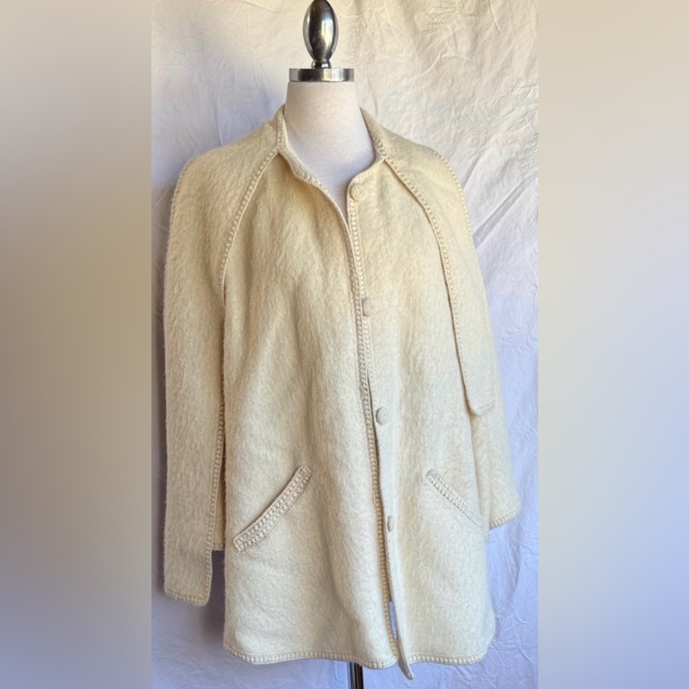 Elegant Cream Alpaca Women's Coat/Cape